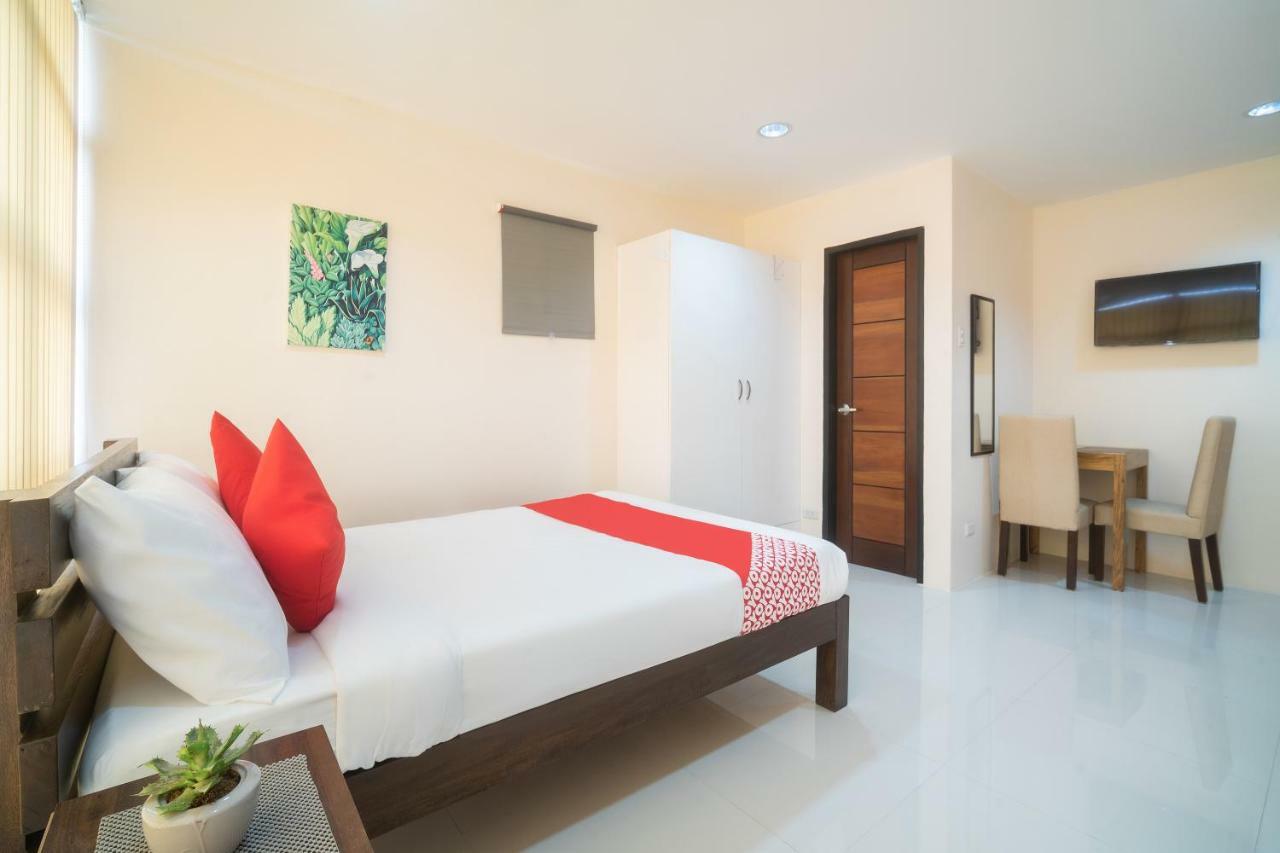 Oyo 199 Solange Apartelle Davao Екстер'єр фото